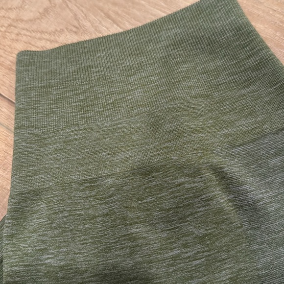 Alphalete amplify biker shorts - Picture 3 of 3